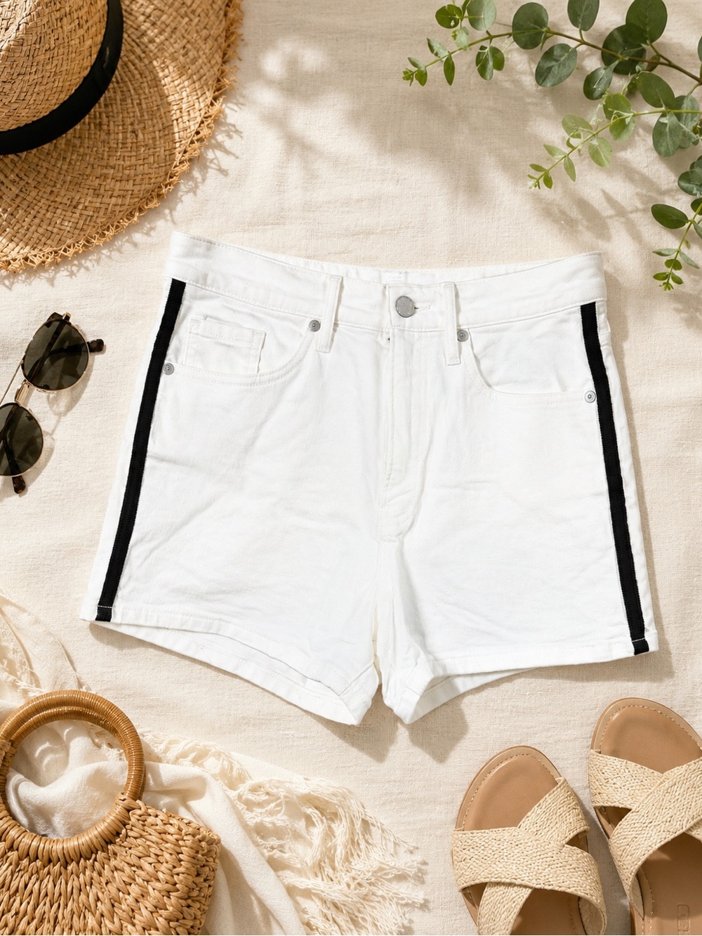 Banana Republic White Denim Shorts with Black Side Stripe Size 8